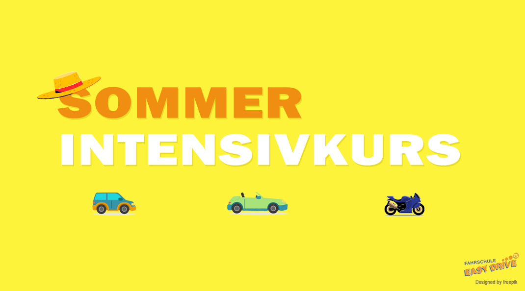 Sommer Intensivkurs mit Sommerhut, zwei Autos und einem Motorrad. Unten rechts das EasyDrive Logo und der Schriftzug "Designed by Freepik"